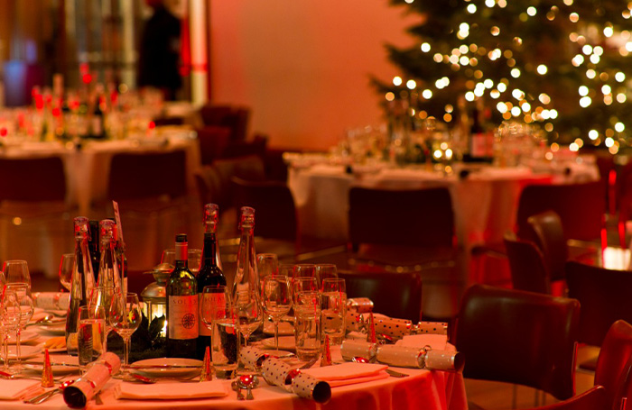 Florence-Hall-Christmas-table-setup-700x455